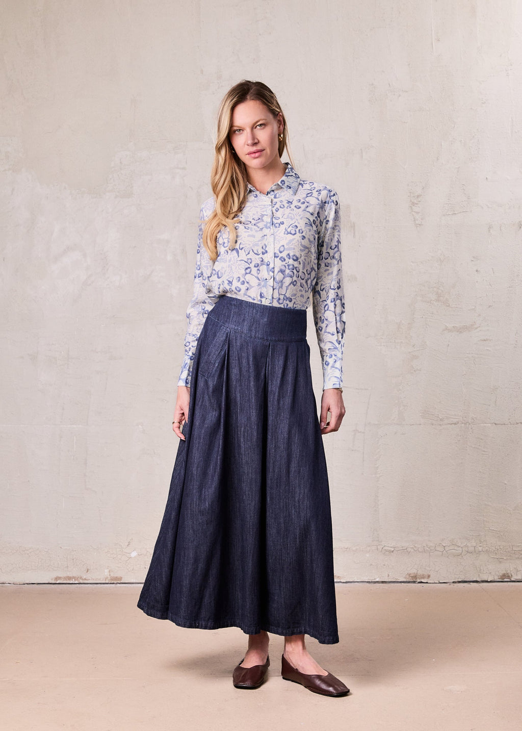 Inverted Yoke Pleat Skirt-Dark Blue-0