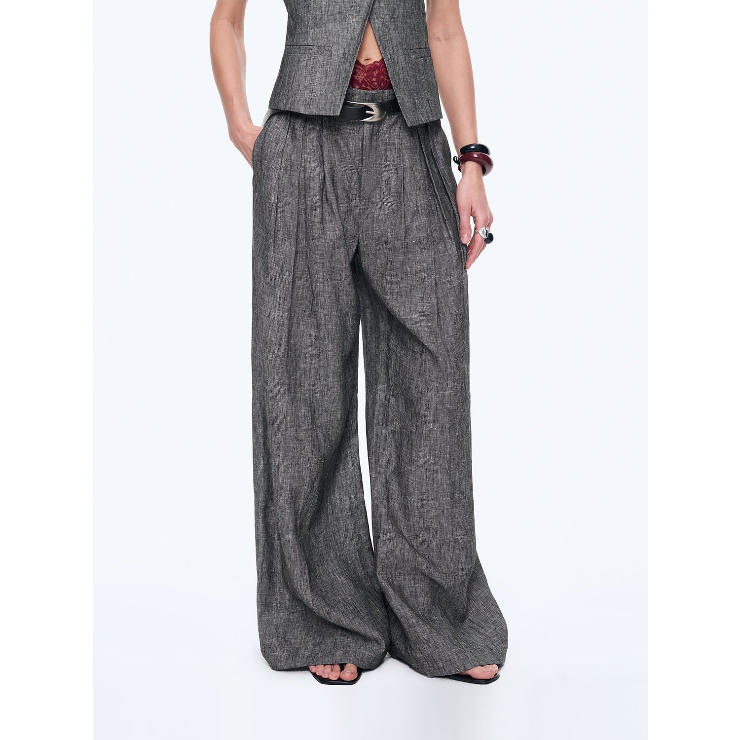 Old-Money Linen Vest & Trouser Suit