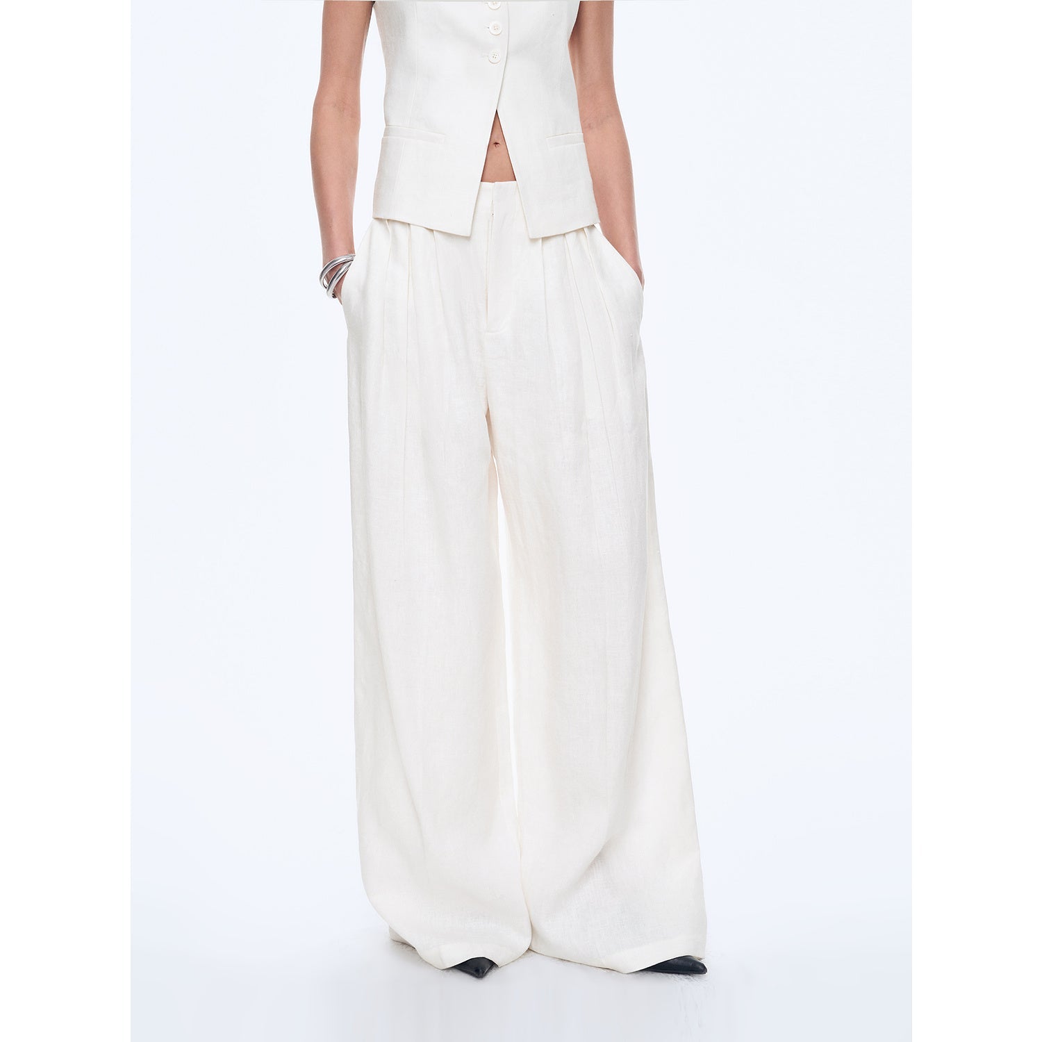 Old-Money Linen Vest & Trouser Suit